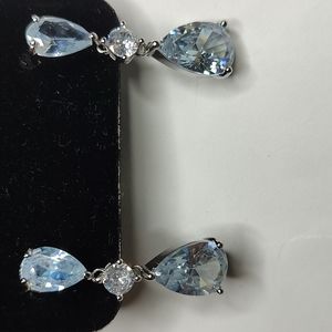 Gorgeous crystal earrings